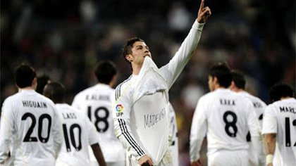 Ronaldo se levantó la remera para recordar a su pueblo natal en 2010