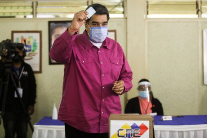 El dictador chavista llega al puesto del votación el domingo. REUTERS/Fausto Torrealba NO RESALES. NO ARCHIVES