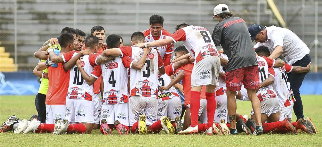 Independiente celebrando su victoria en Pando. Foto: APG Noticias 