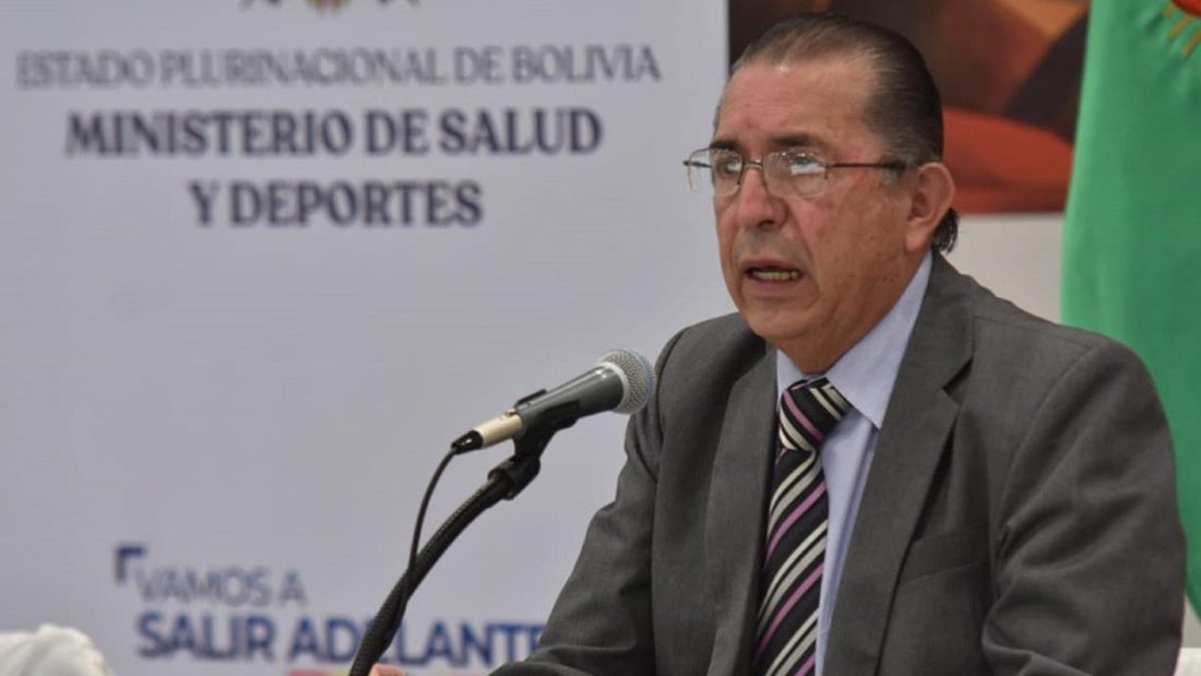 El ministro de Salud, Edgar Pozo, durante una conferencia del prensa. ABI