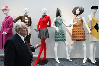 En noviembre del 2014, Pierre Cardin inauguró personalmente el Museo Pasado-Presente-Futuro situado en el número 5 de la rue Saint Merri, donde los visitantes podían admirar su pasión por la alta costura, los accesorios, la joyería y el diseño