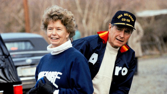 Nancy Bush Ellis with her brother President George Bush in 1990. Though she was a liberal Democrat, she campaigned for him enthusiastically.