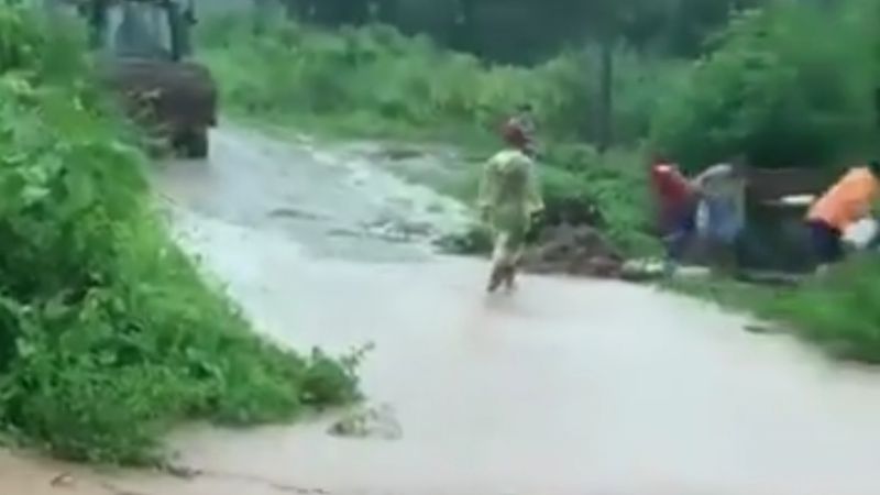 Inundaciones por lluvias afectan casas, calles y canchas en Bermejo