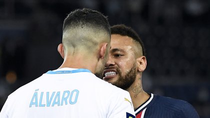 Neymar y Álvaro González habían tenido un escandaloso cruce en la liga francesa y lo revivieron en redes sociales (Foto: EFE)