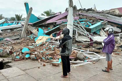 Un hospital colapsó por el terremoto en Indonesia