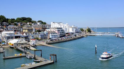 La marina de Cowes, una de las mayores atracciones turísticas de la Isla de Wight (Shutterstock)