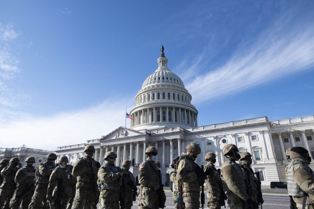 Guardia Nacional a las afueras del Capitolio de Washington.
