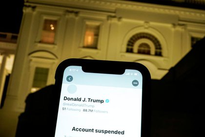 La suspensión de la cuenta de Donald Trump en Twitter "tiene el potencial de ser un polvorín que deshaga el corazón de internet tal como la conocemos”, escribió Sam Lessin. (REUTERS/Joshua Roberts)