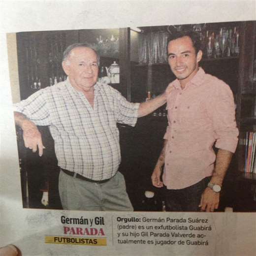 Germán Parada con su hijo, Gil, que jugó el año pasado en Guabirá. Foto: internet