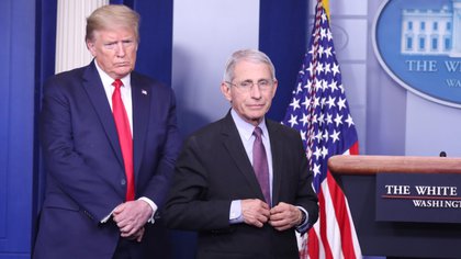 El presidente de EE.UU., Donald Trump, junto a Fauci, en una de las conferencias de prensa que compartieron en la Casa Blanca