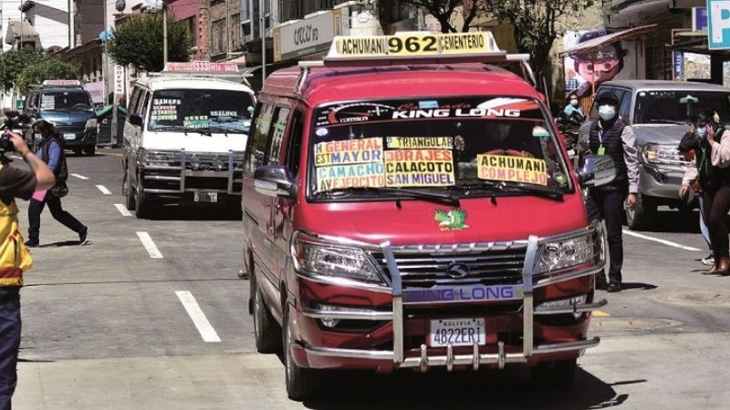 La Paz: suspenden restricción al transporte, pero rigen 3 medidas
