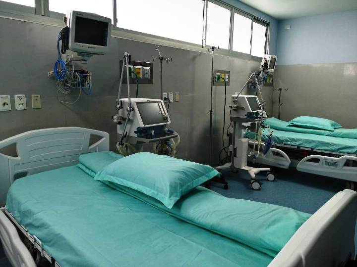 Ministerio de Salud y Deportes de Bolivia - El sistema de salud ya cuenta con 267 nuevas camas y equipos de terapia intensiva instaladas en hospitales del país