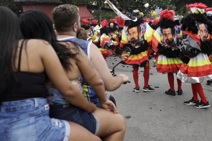 Fiestas no autorizadas de carnaval en Rio de Janeiro (Reuters)