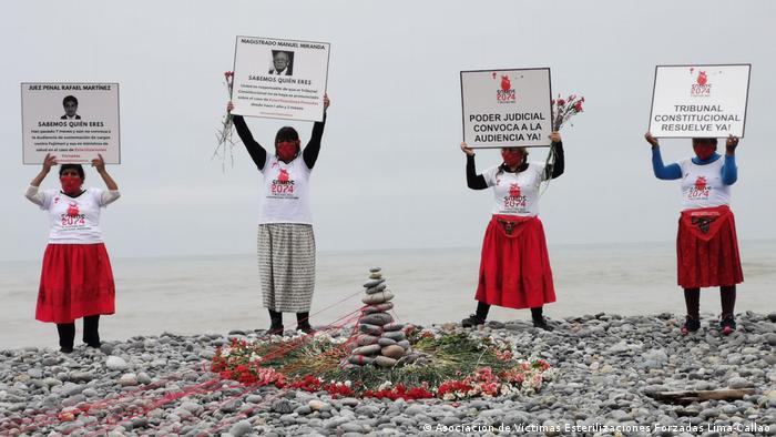 Con una manifestación junto al mar, las víctimas buscaron visibilizar su causa y crear conciencia sobre la necesidad de verdad y justicia.