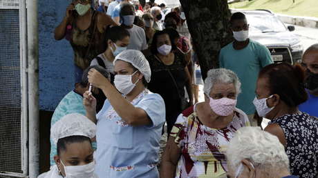 'Vacunas de viento' contra el covid-19: crece la polémica en Brasil por la aplicación de inyecciones vacías en ancianos