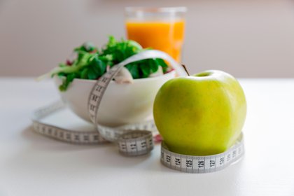 Durante muchos años, en las dietas de moda para bajar de peso se han suprimido hidratos de carbono, grasas, proteínas y también se han agregado hidratos, grasas, proteínas (Shutterstock) 