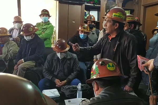 Mineros-de-Potosí-llegan-a-La-Paz