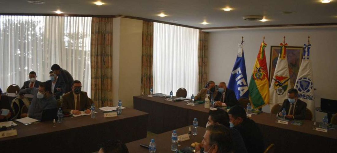 Delegados de los clubes se reunieron este jueves en La Paz. Foto: APG