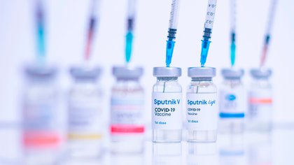 El Fondo de Inversión Directa de Rusia inició los trámites para registrar el desarrollo de la Sputnik Light, su vacuna de una sola dosis contra el coronavirus, dirigida al mercado exterior (Shutterstock)