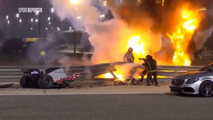 Grosjean logró salir en 27 segundos del auto en medio de las llamas