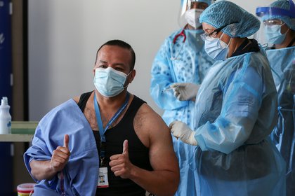 Ecuador superó este viernes los 291.000 casos de covid-19 y se acerca a las 16.000 muertes por la enfermedad, según el último parte del Ministerio de Salud. EFE/ Jose Jacome/Archivo 