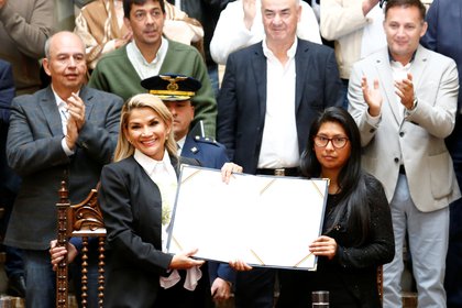 Desde el Senado, Copa avaló el proceso de transición y la convocatoria a elecciones de la entonces presidente Jeanine Añez, mientras Evo Morales se encontraba exiliado en Argentina.