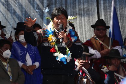 Evo Morales hizo campaña por los candidatos del MAS y alertó sobre los "traidores" como Eva Copa. 