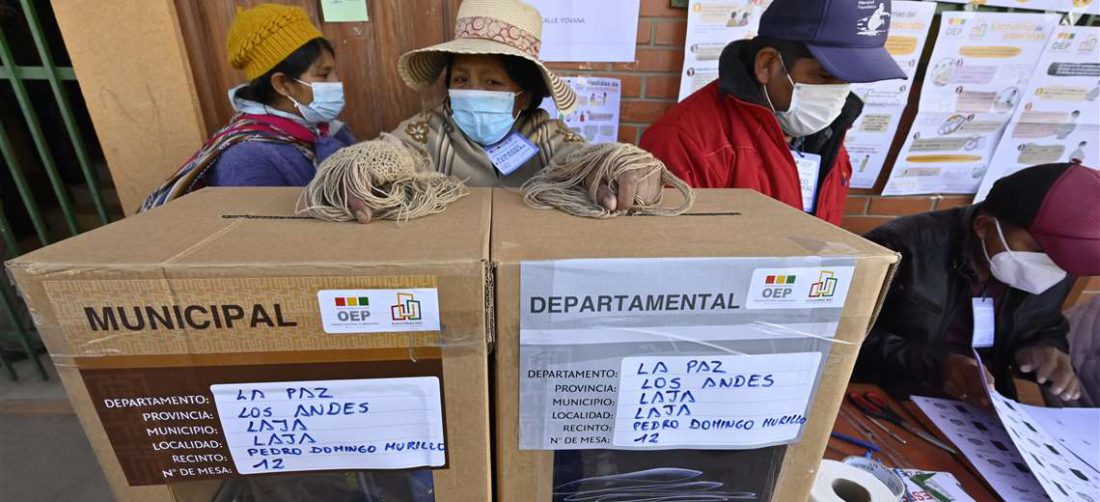Bolivia acude a las urnas aplicando medidas de bioseguridad. Foto: AFP