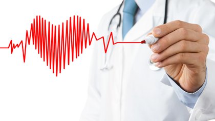 "Los hombres que recibieron inhibidores de la PDE5 vivieron más tiempo y tuvieron un menor riesgo de sufrir un nuevo ataque cardíaco, insuficiencia cardíaca, dilatación con balón y cirugía de bypass que los que recibieron alprostadil" (Shutterstock)