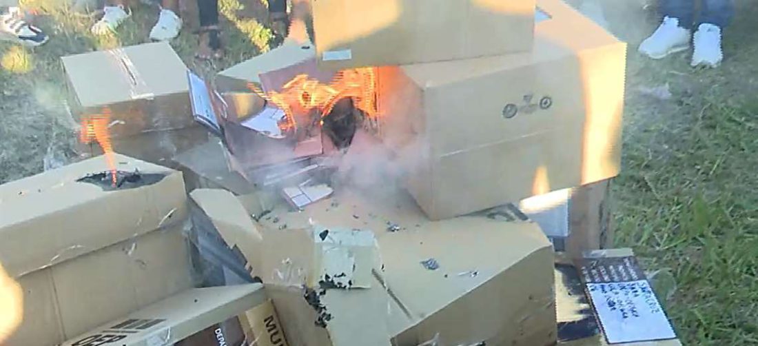 Con denuncias de acarreo de votantes, el 7 de marzo se quemó material electoral