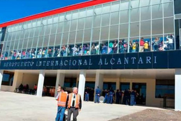 Aeropuerto de alcantarí Foto: LA RAZÓN