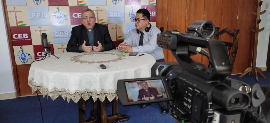 El padre Fuentes presentó la temática de la Asamblea de Obispos de Bolivia
