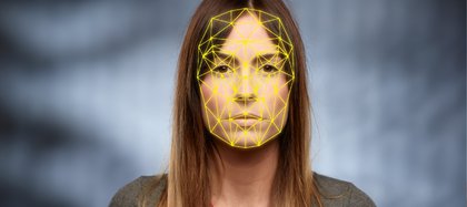 El documento de la UE menciona a los sistemas de reconocimiento facial en espacios públicos, para los que pasará a exigirse una autorización especial 