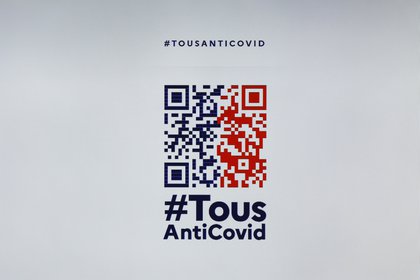 El gobierno francés implementó desde el lunes en su aplicación "TousAntiCovid" un código digital para acreditar una prueba PCR, requisito para poder viajar y cruzar pasos fronterizos. 