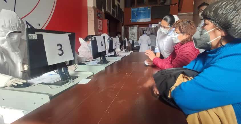 La vacunación se inició este martes en La Paz