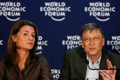 Bill y Melinda en el World Economic Forum en Davos en 2009 (REUTERS/Christian Hartmann/archivo)
