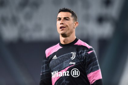 Cristiano Ronaldo quiere ganar la Champions League con con la Juventus pero por el momento no se está clasificando (Reuters)