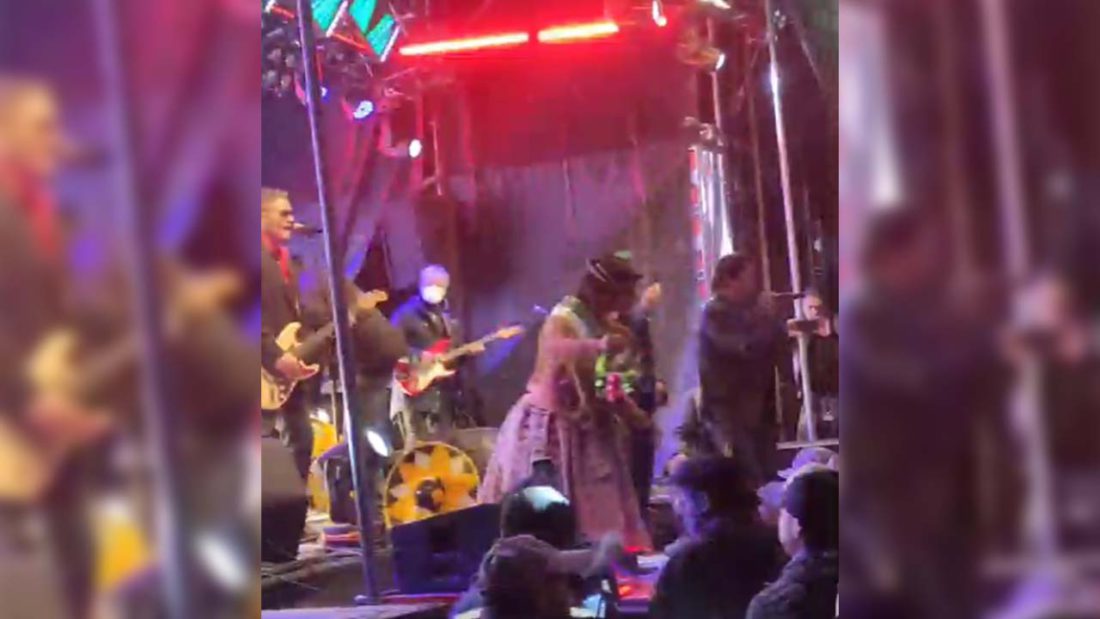 Captura del concierto de Modern Talking en Oruro.