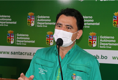Carlos Hurtado estima entre 4 y 6 semanas para el descenso de los casos. Foto: EL DEBER