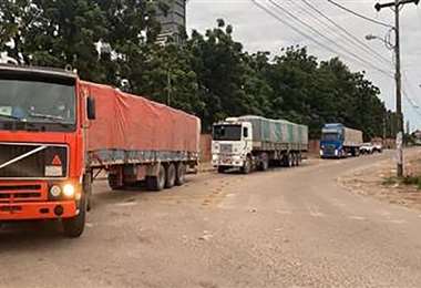 En días pasados la Aduana capturó nueve camiones con 270 toneladas de soya de contrabando 