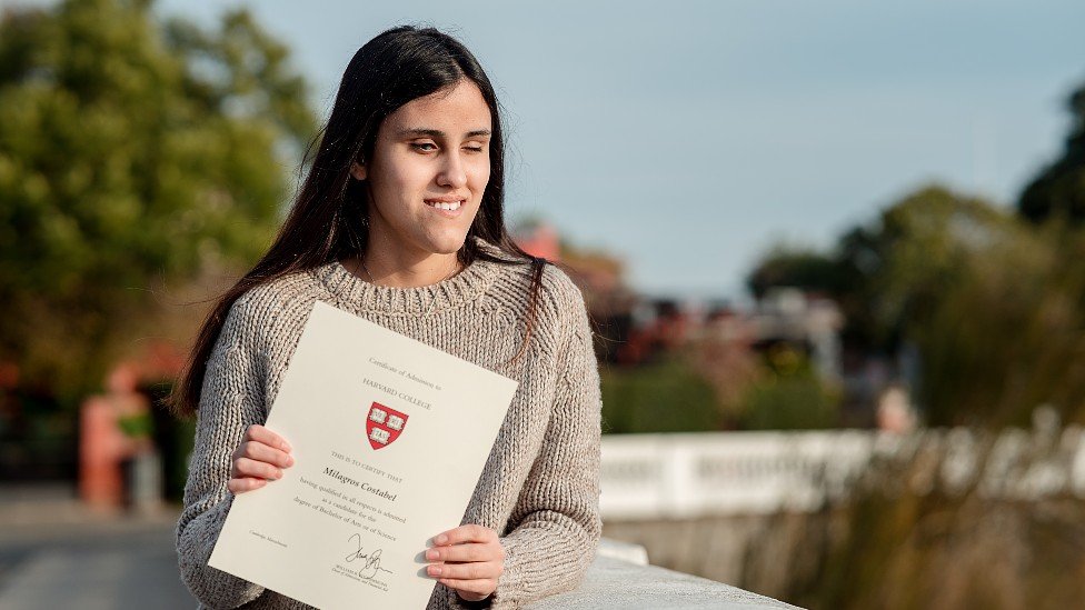 La historia de Milagros, la joven ciega que aprendió inglés sola y estudiará sin costo en Harvard
