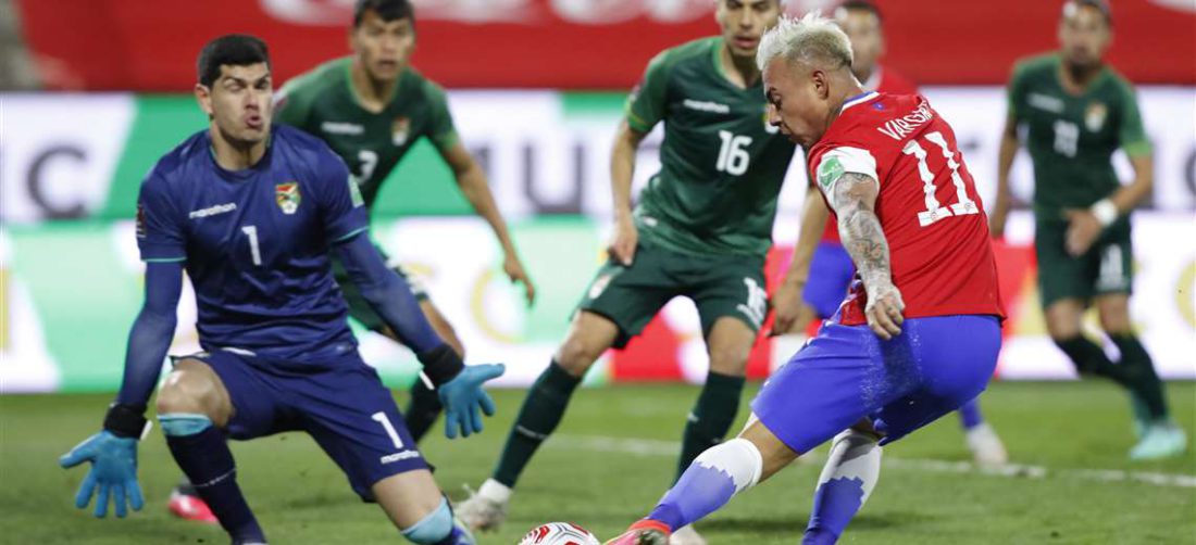 Carlos Lampe, fue titular contra Chile por las eliminatorias el 8 de junio. Foto: AFP