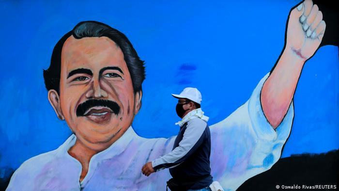Mural de Daniel Ortega en Managua.
