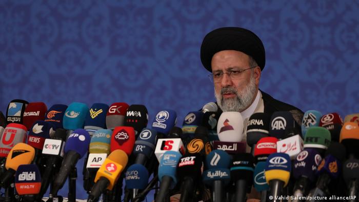Raisi: Estados Unidos tiene que levantar todas las sanciones opresivas contra el pueblo iraní.