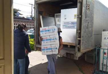 El cargamento de vacunas llegó hasta dependencias del PAI / Fotos: Rodolfo Orellana