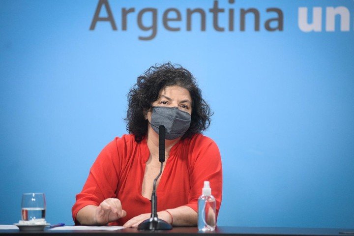 La ministra de Salud de la Nación, Carla Vizzotti, durante una conferencia de prensa en Casa Rosada.