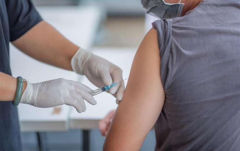 Santa Cruz cuenta con más de 600.000 vacunas para continuar con la inmunización 