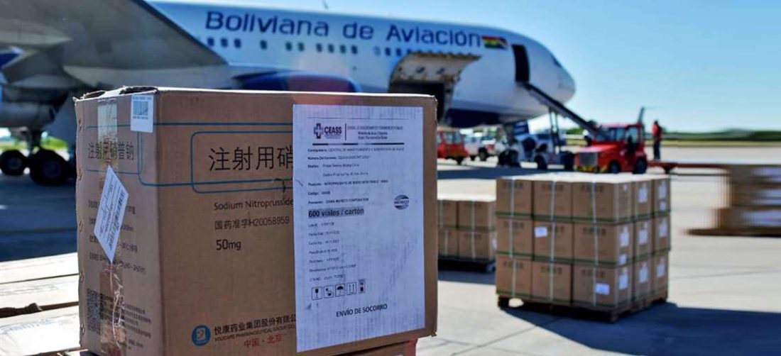 Foto archivo El Deber: las dosis llegaron en una vuelo de BoA procedente de China.
