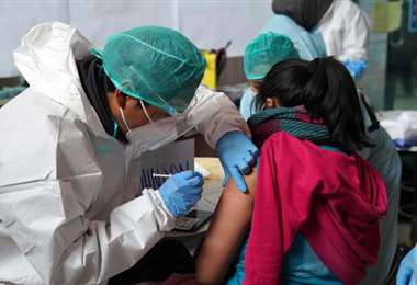 Vacunación contra el Covid-19 en Bolivia - Foto: ABI