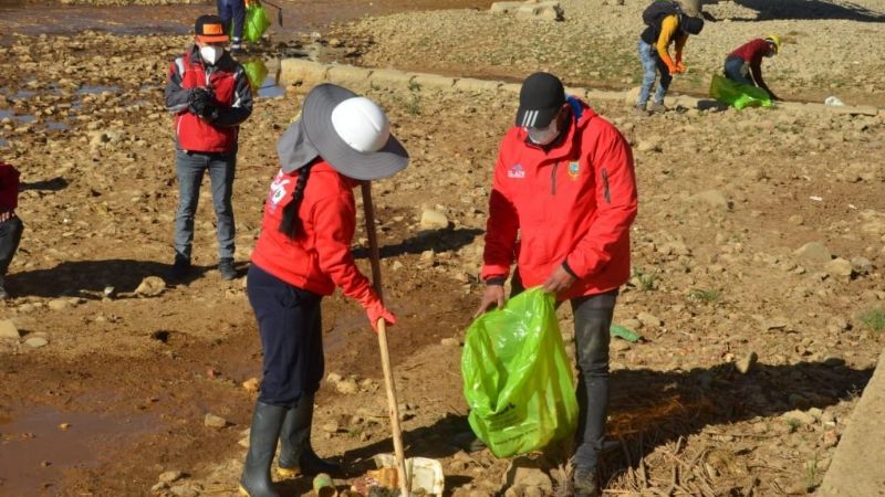 Copa participa de campaña de limpieza de ríos en El Alto